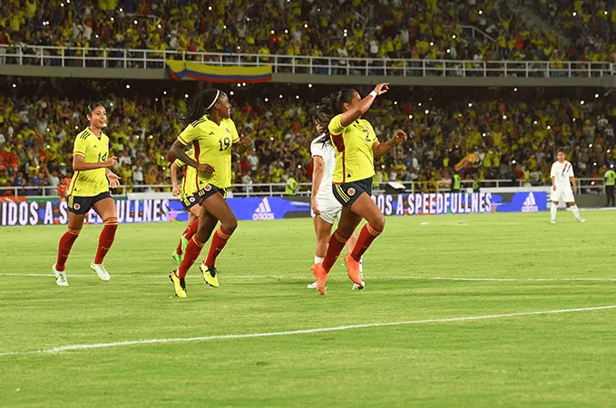 EL JUEGO DE ELLAS MERECE SER RECONOCIDO.